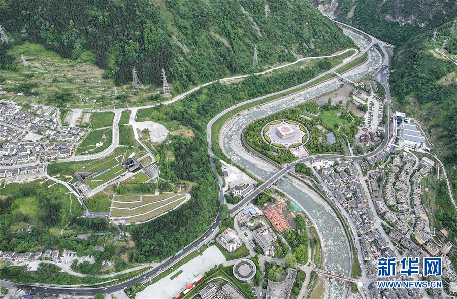 (壯麗70年·奮斗新時代——共和國發(fā)展成就巡禮·圖文互動)(11)治蜀往事激越 興川今朝豪邁——新中國成立70年四川發(fā)展巡禮