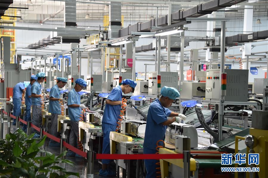 （新華全媒頭條·圖文互動）（7）億萬人民的奮斗史詩——獻(xiàn)給共和國70年光輝歷史的創(chuàng)造者