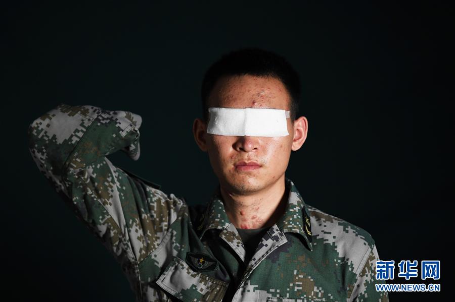 (圖文互動(dòng))(1)新時(shí)代最可愛的人——“時(shí)代楷模”“排雷英雄戰(zhàn)士”杜富國采訪手記