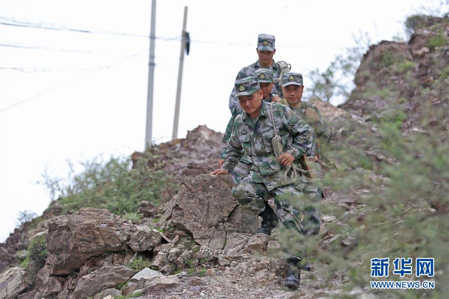 （圖文互動(dòng)）（1）高原上的&ldquo;拴心石&rdquo;&mdash;&mdash;記某信息通信基地四營五連連長翁春芳