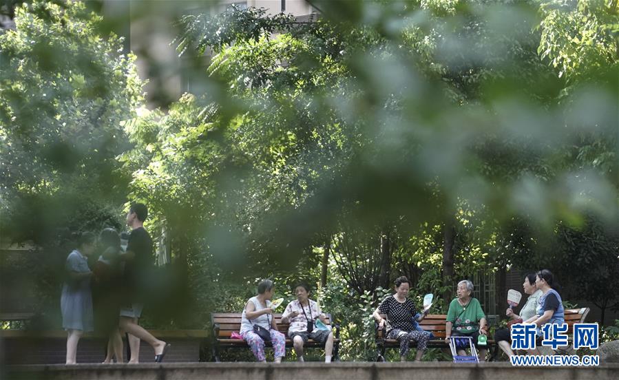 （習(xí)近平的民生關(guān)切事&middot;圖文互動(dòng)）（6）為了夢(mèng)圓安居，創(chuàng)造幸福生活&mdash;&mdash;習(xí)近平總書記牽掛的民生事之&ldquo;住有所居&rdquo;篇