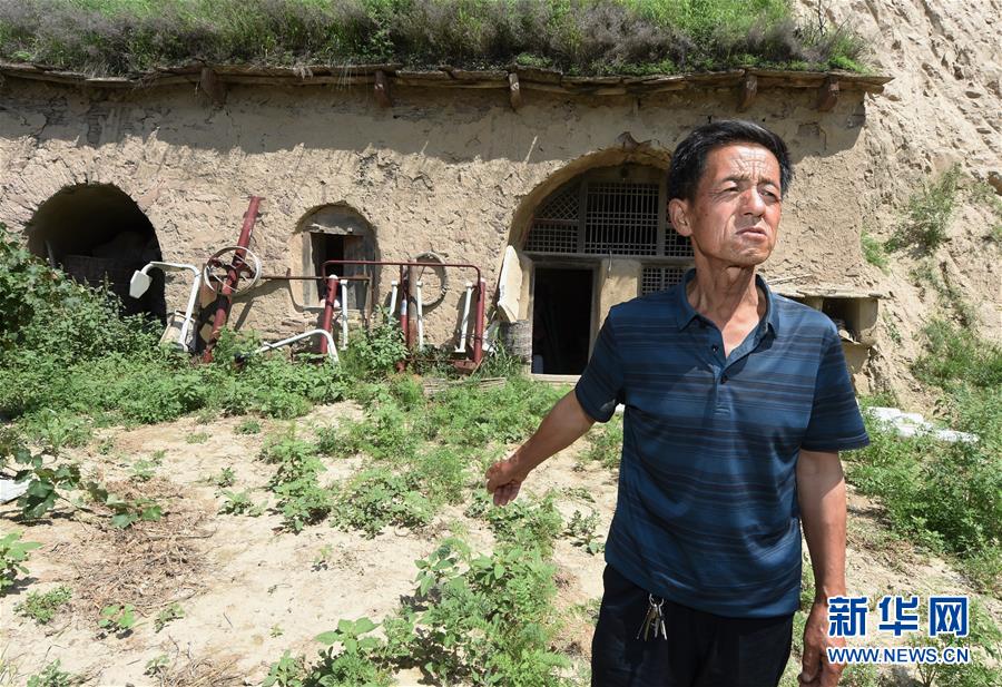 （新華全媒頭條·壯麗70年·奮斗新時(shí)代——記者再走長征路·圖文互動(dòng)）（2）紅星，從這里照耀中國——陜北見證中國革命的歷史轉(zhuǎn)折