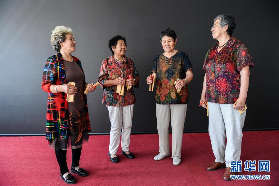 （在習(xí)近平新時(shí)代中國(guó)特色社會(huì)主義思想指引下&mdash;&mdash;新時(shí)代新作為新篇章&middot;總書記關(guān)心的百姓身邊事&middot;圖文互動(dòng)）（7）棚改的溫暖：1億多人&ldquo;出棚進(jìn)樓&rdquo;