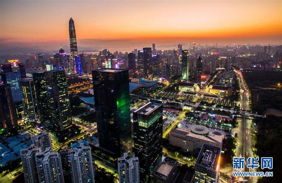 （壯麗70年&middot;奮斗新時代&mdash;&mdash;共和國發(fā)展成就巡禮&middot;圖文互動）（2）南粵譜寫新篇章　敢為人先再出發(fā)&mdash;&mdash;廣東70年跨越式發(fā)展紀(jì)實