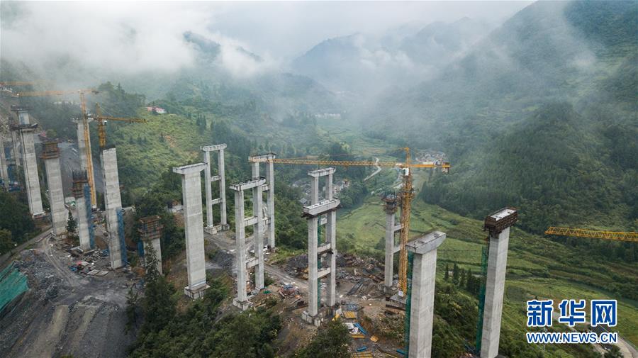 （壯麗70年&middot;奮斗新時(shí)代&mdash;&mdash;共和國(guó)發(fā)展成就巡禮）（8）人暢其行、貨暢其流&mdash;&mdash;共和國(guó)交通運(yùn)輸業(yè)發(fā)展成就巡禮