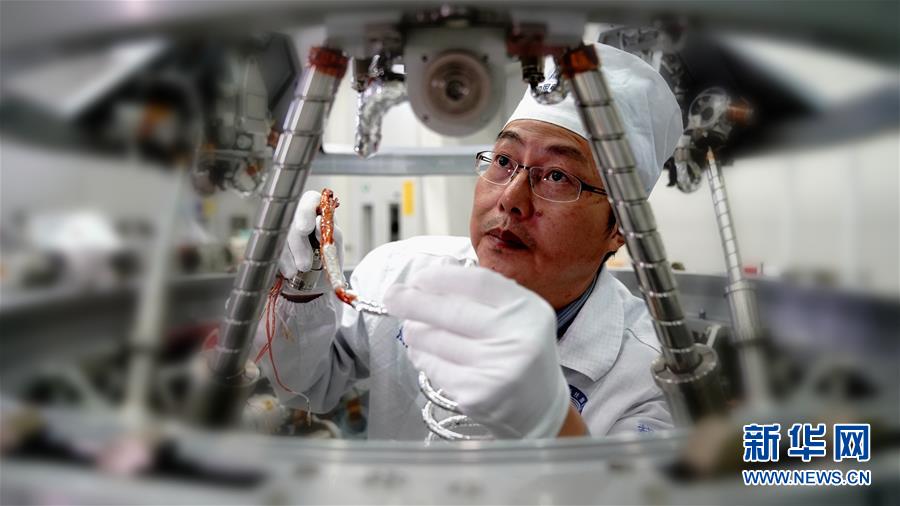 （德耀中華&middot;圖文互動）（1）王曙群：&ldquo;腳踏實(shí)地、仰望星空&rdquo;的大國工匠