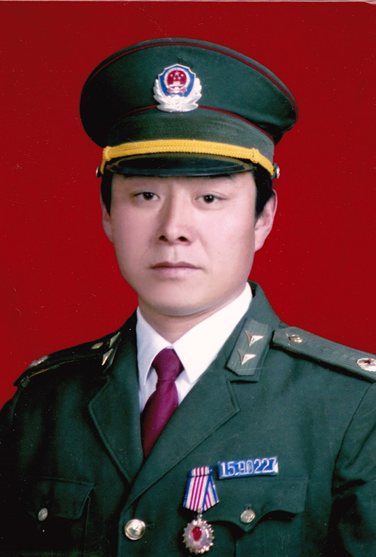 (為了民族復(fù)興·英雄烈士譜·圖文互動(dòng))人民警察白木仁:和平年代依舊不懼刀槍炸藥