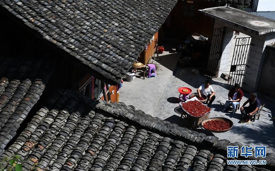 （新華全媒頭條&middot;圖文互動）（3）干部去哪兒了？&mdash;&mdash;貴州干部大規(guī)模下沉脫貧攻堅一線紀實