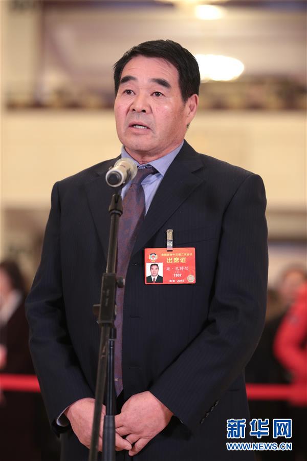 （兩會(huì)&middot;面對(duì)面）（7）全國(guó)政協(xié)委員接受采訪