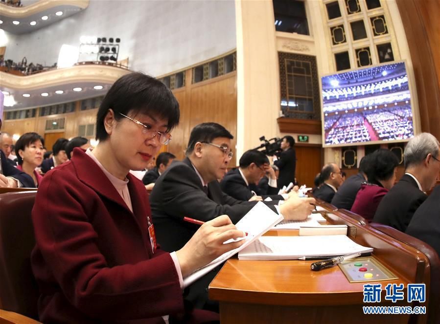 （兩會&middot;圖片故事）（1）全國人大代表馬恒燕：讓城鄉(xiāng)學生共享&ldquo;互聯(lián)網+教育&rdquo;優(yōu)質資源