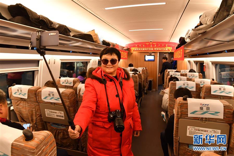 (新華全媒頭條·圖文互動(dòng))(6)草原高鐵乘風(fēng)來(lái) 北疆唱響新“贊歌”