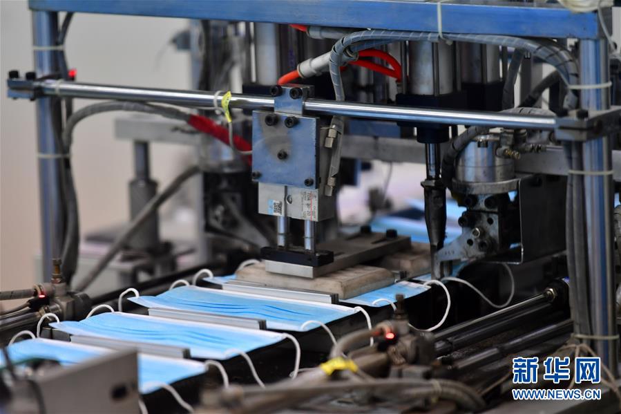 （聚焦疫情防控&middot;圖文互動）（6）和時(shí)間賽跑&mdash;&mdash;山西防疫緊缺物資生產(chǎn)一線見聞