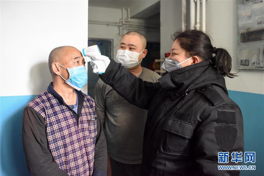 （聚焦疫情防控&middot;圖文互動(dòng)）（4）&ldquo;我們多跑跑，居民更安全&rdquo;&mdash;&mdash;直擊新疆基層社區(qū)疫情防控