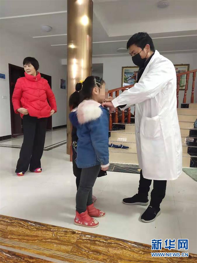 （聚焦疫情防控&middot;圖文互動(dòng)）（3）從武漢返鄉(xiāng)的一家人：&ldquo;鄰里情割不斷，自行隔離是義務(wù)&rdquo;