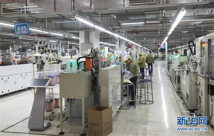 （來自經(jīng)濟前沿的故事&middot;企業(yè)復(fù)工復(fù)產(chǎn)&middot;圖文互動）（1）看1500多名工人是如何復(fù)工的？&mdash;&mdash;湖南郴州一家企業(yè)復(fù)工目擊記 