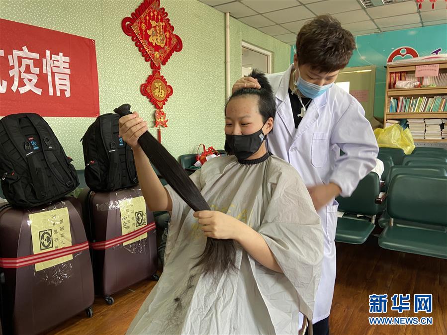 （聚焦疫情防控&middot;圖文互動）（1）沖鋒向前，我們義無反顧&mdash;&mdash;&ldquo;戰(zhàn)疫&rdquo;一線醫(yī)護人員群像