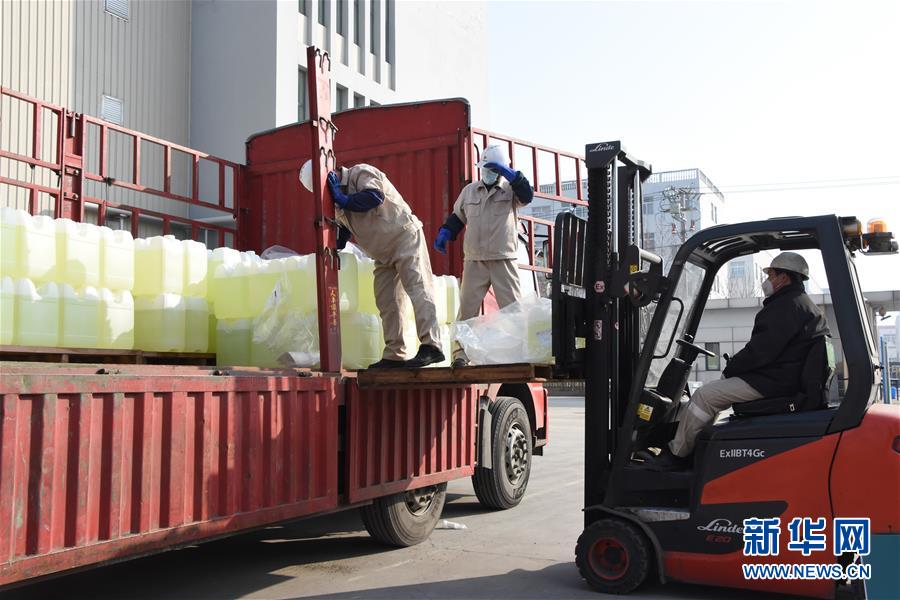 （圖文互動）（2）爭分奪秒，為了那千公里之外的馳援&mdash;&mdash;急需防疫物資天津復(fù)工復(fù)產(chǎn)一線見聞