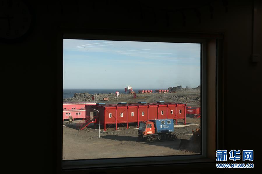 （&ldquo;雪龍&rdquo;探南極&middot;圖文互動(dòng)）（5）記者手記：南極筑&ldquo;城&rdquo;記&mdash;&mdash;在長(zhǎng)城站讀《中國(guó)南極長(zhǎng)城站》