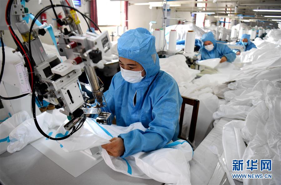（聚焦疫情防控&middot;圖文互動(dòng)）（1）我們能多產(chǎn)一件，前方就少一份風(fēng)險(xiǎn)&mdash;&mdash;醫(yī)用防護(hù)服&ldquo;河北制造&rdquo;緊急&ldquo;起飛&rdquo;記