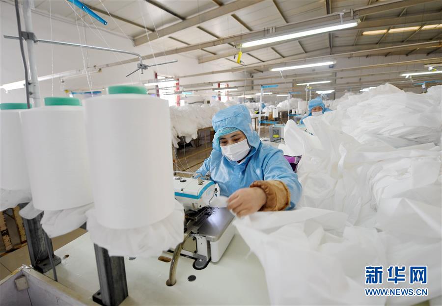 （聚焦疫情防控&middot;圖文互動(dòng)）（6）我們能多產(chǎn)一件，前方就少一份風(fēng)險(xiǎn)&mdash;&mdash;醫(yī)用防護(hù)服&ldquo;河北制造&rdquo;緊急&ldquo;起飛&rdquo;記