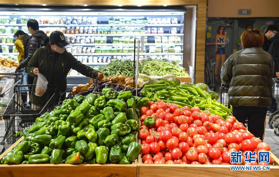 (在習(xí)近平新時(shí)代中國特色社會主義思想指引下——新時(shí)代新作為新篇章·習(xí)近平總書記關(guān)切事·圖文互動)(9)“菜籃子”里的力量——全國各地努力做好保障和改善民生工作在行動