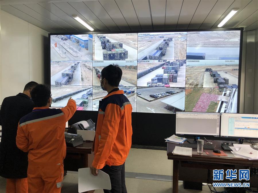 （圖文互動）（2）抓好防疫保暢，還管司機吃飯&mdash;&mdash;廣西欽州保稅港區(qū)服務企業(yè)復工見聞