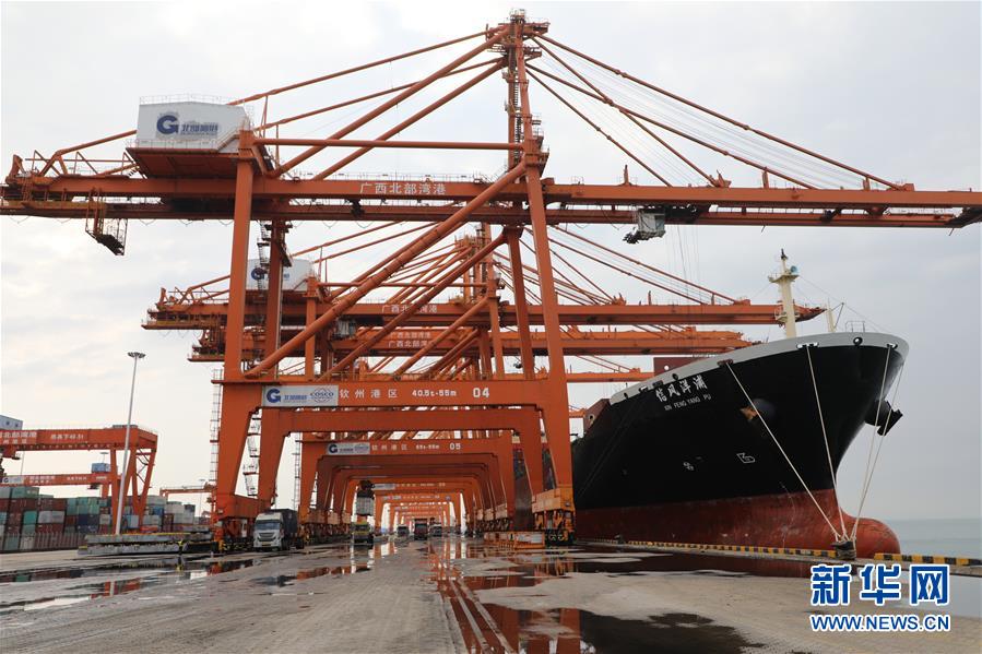 （圖文互動）（3）抓好防疫保暢，還管司機吃飯&mdash;&mdash;廣西欽州保稅港區(qū)服務企業(yè)復工見聞