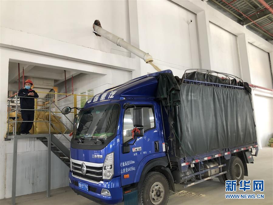 （圖文互動）（5）抓好防疫保暢，還管司機吃飯&mdash;&mdash;廣西欽州保稅港區(qū)服務企業(yè)復工見聞