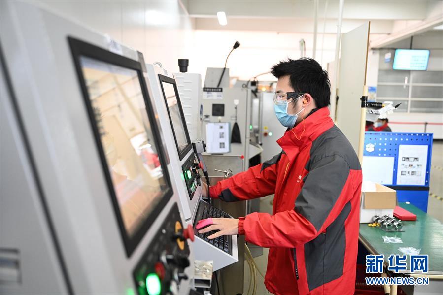 (來自經(jīng)濟(jì)前沿的故事·企業(yè)復(fù)工復(fù)產(chǎn)·圖文互動(dòng))(7)“危機(jī)中發(fā)現(xiàn)新商機(jī)”——中國(guó)科技制造企業(yè)復(fù)工復(fù)產(chǎn)觀察