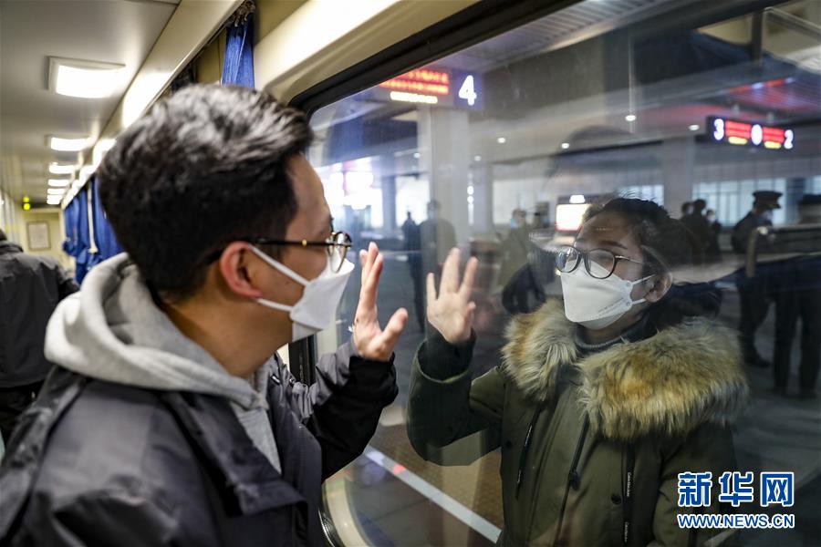 （聚焦疫情防控&middot;對口支援19省份在奮戰(zhàn)&middot;圖文互動）（5）&ldquo;當我們摘下口罩，看到彼此勝利的微笑&rdquo;&mdash;&mdash;重慶對口支援孝感市抗擊疫情紀實