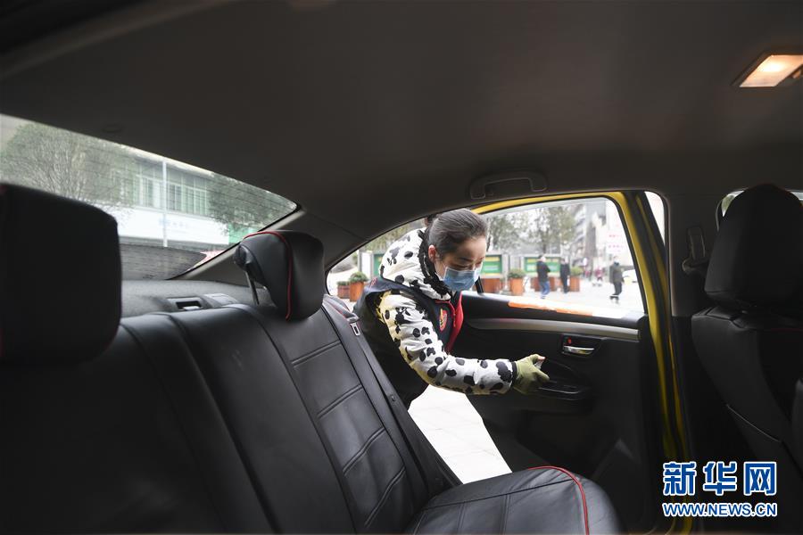 （聚焦疫情防控&middot;圖文互動(dòng)）（3）&ldquo;讓醫(yī)務(wù)人員無(wú)后顧之憂(yōu)！&rdquo;&mdash;&mdash;重慶志愿者&ldquo;守護(hù)&rdquo;千余名一線(xiàn)醫(yī)護(hù)人員家屬見(jiàn)聞