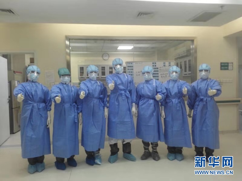 （在習(xí)近平新時代中國特色社會主義思想指引下&mdash;&mdash;新時代新作為新篇章&middot;習(xí)近平總書記關(guān)切事&middot;圖文互動）（9）口罩擋不住你的美&mdash;&mdash;戰(zhàn)&ldquo;疫&rdquo;一線巾幗掠影