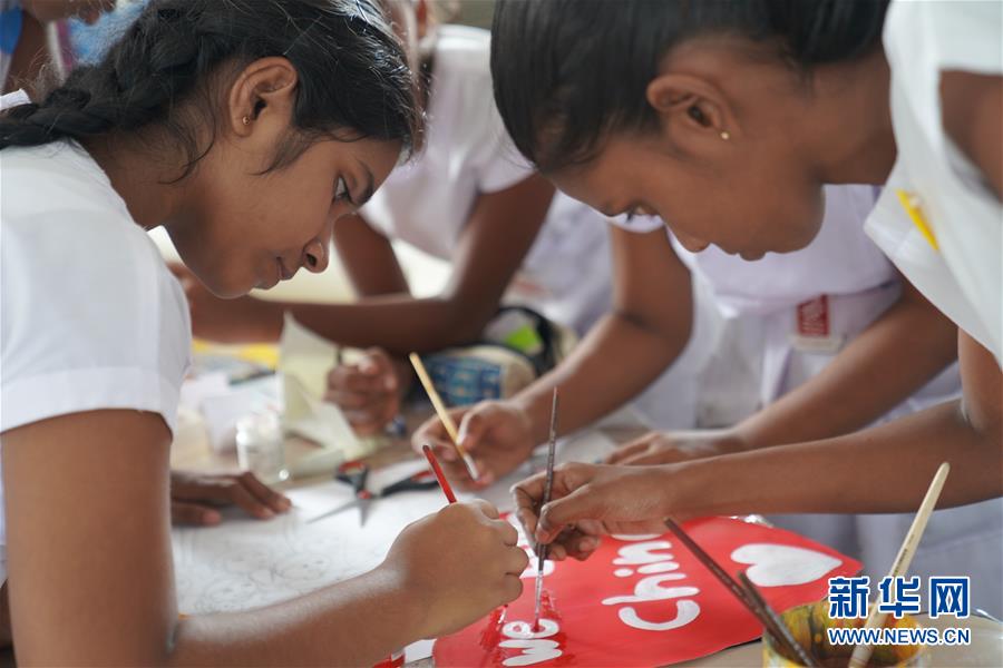 （國際&middot;圖文互動(dòng)）（4）通訊：&ldquo;愛心是我們抗擊疾病最強(qiáng)的力量&rdquo;&mdash;&mdash;記斯里蘭卡德薇女子學(xué)校師生收到彭麗媛復(fù)信