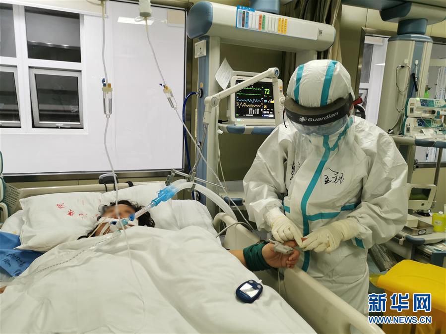 （一線抗疫群英譜&middot;圖文互動）（2）生命之光，溫暖&ldquo;無面之交&rdquo;&mdash;&mdash;記抗疫一線重癥監(jiān)護室90后護士金鈺 