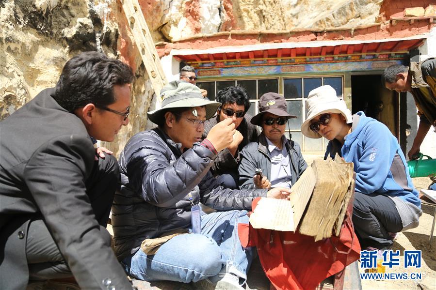 (圖文互動(dòng))(2)西藏古籍文獻(xiàn)數(shù)字化提速 大批珍貴藏文古籍近期實(shí)現(xiàn)“云閱讀”