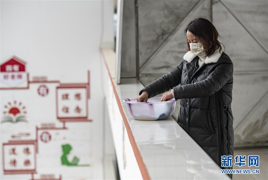 （新華全媒頭條&middot;圖文互動）（3）特殊時期，他們這樣履職&mdash;&mdash;全國人大代表這個春天在行動