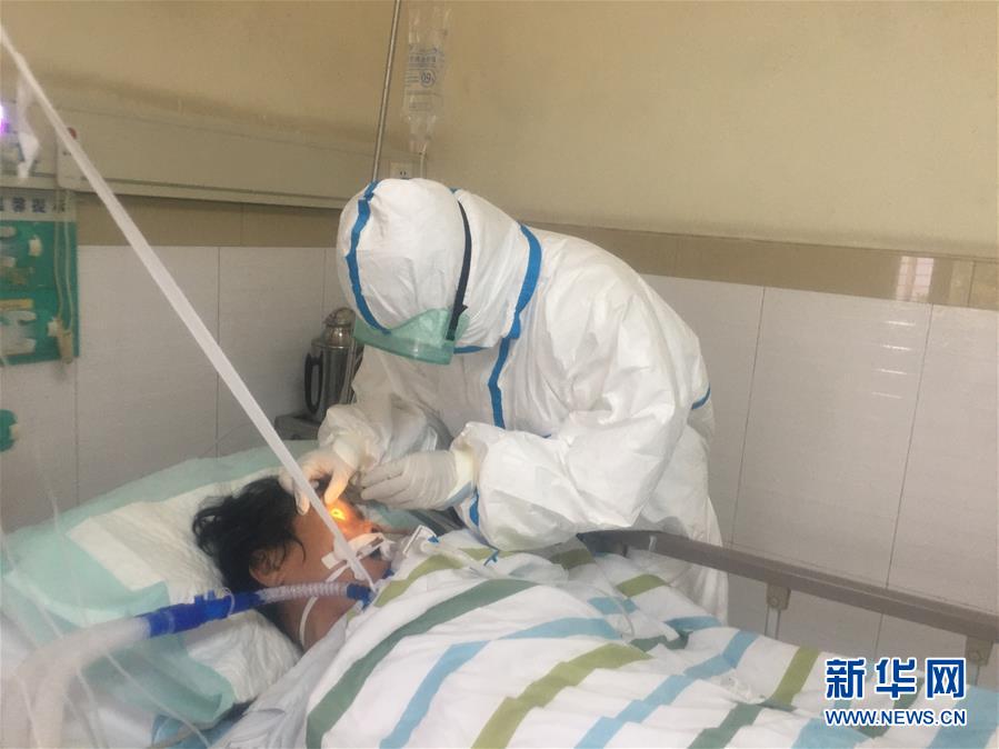 （一線抗疫群英譜&middot;圖文互動）（1）&ldquo;盡己所能守護(hù)生命&rdquo;&mdash;&mdash;廣東江門&ldquo;90后&rdquo;新婚夫妻齊赴戰(zhàn)&ldquo;疫&rdquo;一線