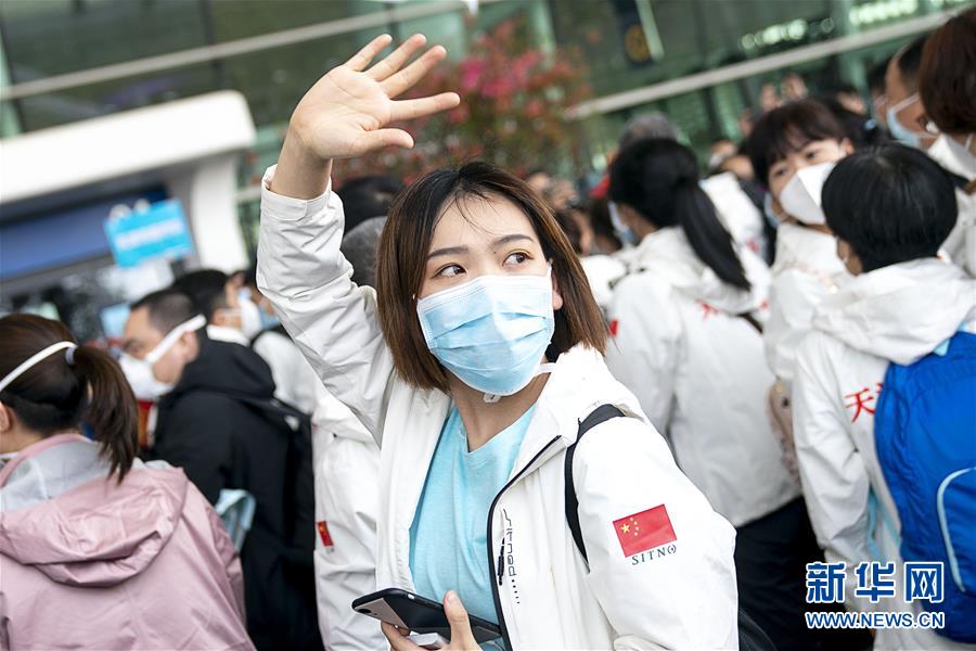 （新華全媒頭條&middot;圖文互動(dòng)）（4）最美逆行者，武漢永遠(yuǎn)記得你！&mdash;&mdash;首批援鄂醫(yī)療隊(duì)返程紀(jì)實(shí)
