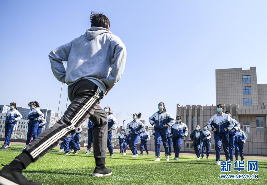 （圖文互動(dòng)）（11）&ldquo;早&rdquo;安同學(xué)，&ldquo;早&rdquo;安老師！&mdash;&mdash;新疆初高中畢業(yè)班復(fù)課一周回訪見(jiàn)聞