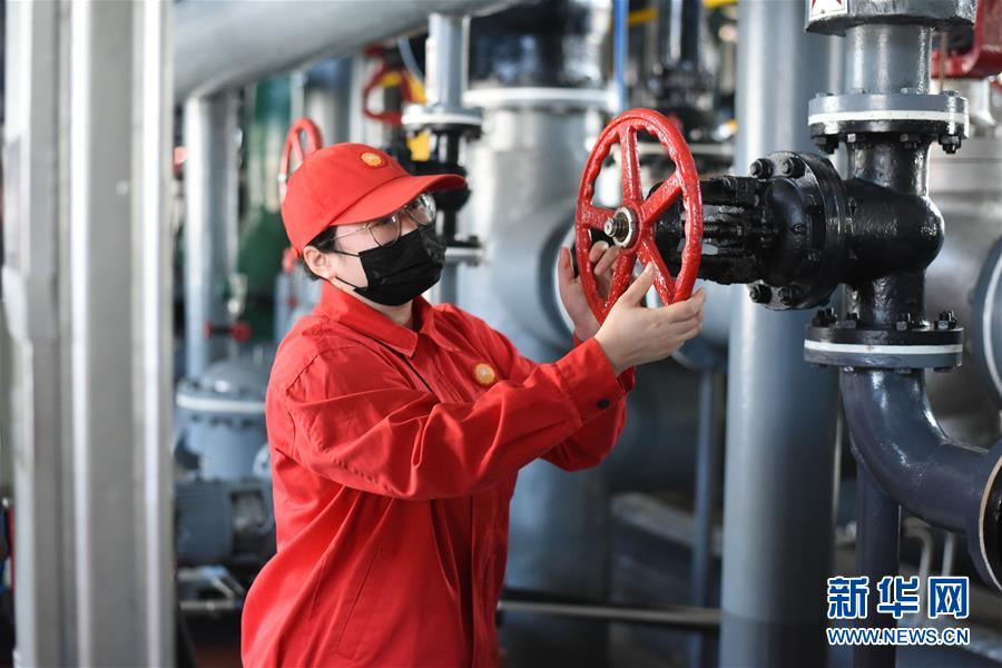 （圖文互動）（4）在戰(zhàn)&ldquo;疫&rdquo;中&ldquo;加油打氣&rdquo;&mdash;&mdash;大慶油田復(fù)工復(fù)產(chǎn)見聞