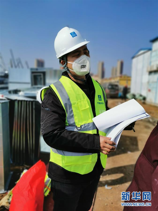 （一線抗疫群英譜&middot;圖文互動）（1）羅文浩：&ldquo;女兒，你的名字里有溫暖，有榮光！&rdquo;