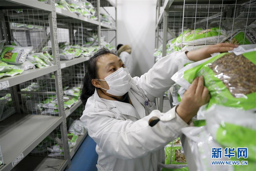 （在習(xí)近平新時(shí)代中國(guó)特色社會(huì)主義思想指引下&mdash;&mdash;新時(shí)代新作為新篇章&middot;習(xí)近平總書記關(guān)切事&middot;圖文互動(dòng)）（4）穩(wěn)住千家萬(wàn)戶的&ldquo;飯碗&rdquo;&mdash;&mdash;各地積極穩(wěn)就業(yè)化解疫情影響