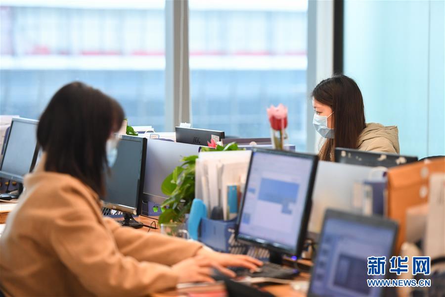 （在習(xí)近平新時(shí)代中國(guó)特色社會(huì)主義思想指引下&mdash;&mdash;新時(shí)代新作為新篇章&middot;習(xí)近平總書記關(guān)切事&middot;圖文互動(dòng)）（6）穩(wěn)住千家萬(wàn)戶的&ldquo;飯碗&rdquo;&mdash;&mdash;各地積極穩(wěn)就業(yè)化解疫情影響