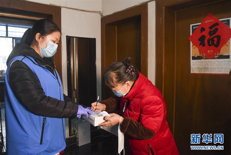 （習(xí)近平致敬的戰(zhàn)&ldquo;疫&rdquo;英雄&middot;社區(qū)工作者篇&middot;圖文互動(dòng)）（2）他們，堅(jiān)守一線戰(zhàn)風(fēng)雨