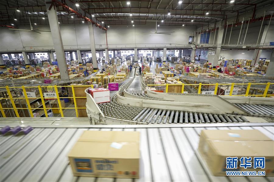 (中國(guó)經(jīng)濟(jì)新觀察·圖文互動(dòng))(7)重大投資項(xiàng)目開復(fù)工提速 吹響中國(guó)經(jīng)濟(jì)復(fù)蘇“沖鋒號(hào)”