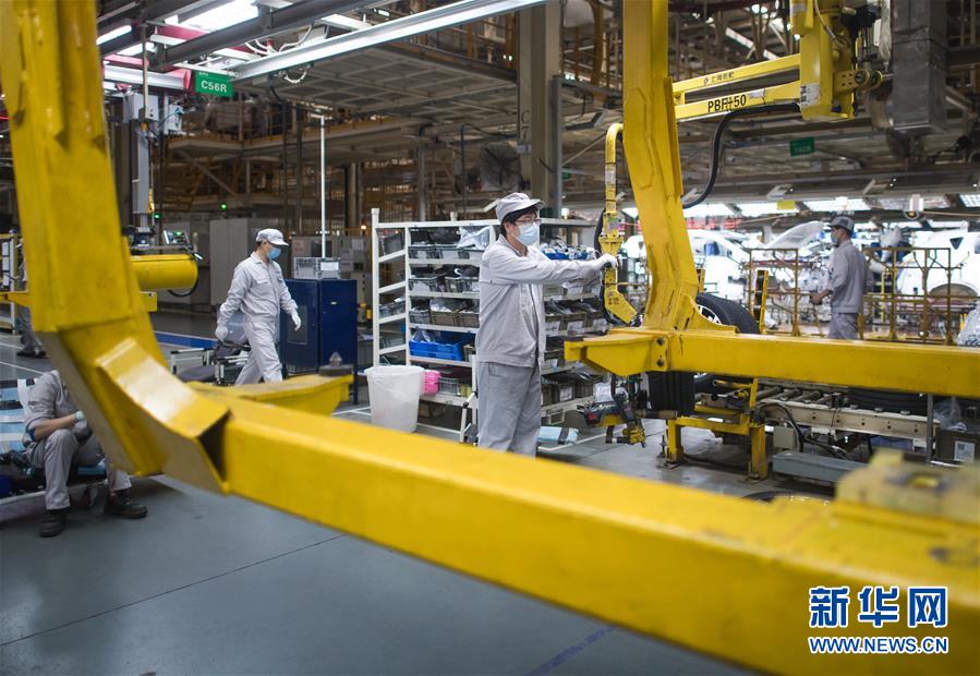 (新華全媒頭條·圖文互動)(13)在艱難中重啟 在陣痛中復(fù)蘇——湖北推動安全有序復(fù)工復(fù)產(chǎn)掃描