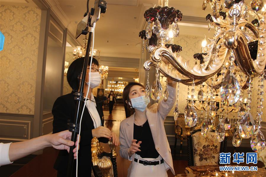 (中國經(jīng)濟(jì)新觀察·圖文互動)(1)搶抓“云端”的機(jī)遇——看數(shù)字技術(shù)如何撬動新動能