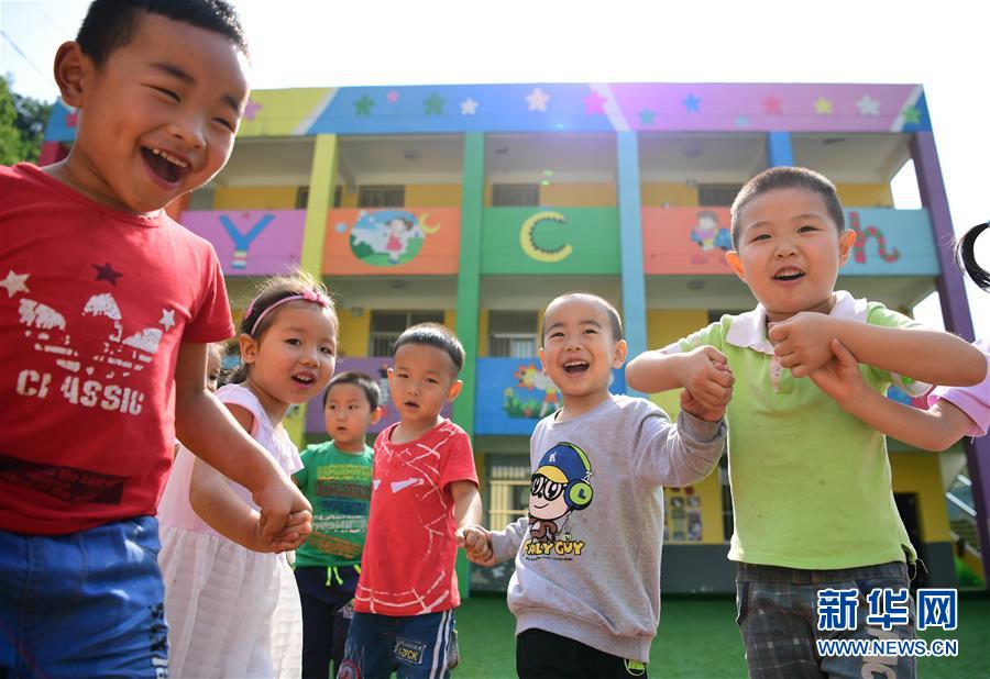 (新華全媒頭條·圖文互動(dòng))(8)奔向新的幸福——陜西貧困縣全部摘帽的N個(gè)截面