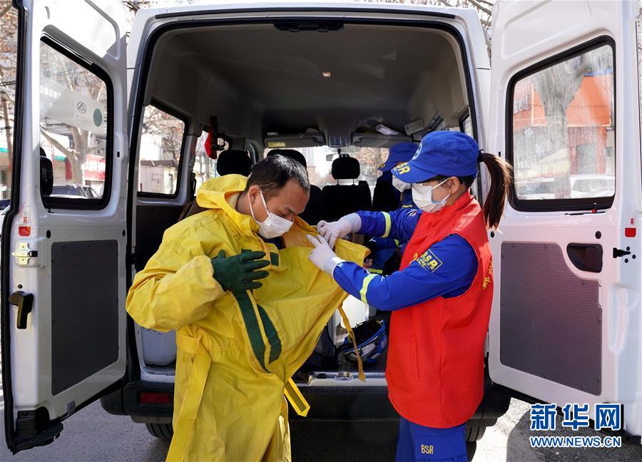 （習(xí)近平致敬的戰(zhàn)&ldquo;疫&rdquo;英雄&middot;志愿者篇&middot;圖文互動(dòng)）（3）他們，微光成炬照征程