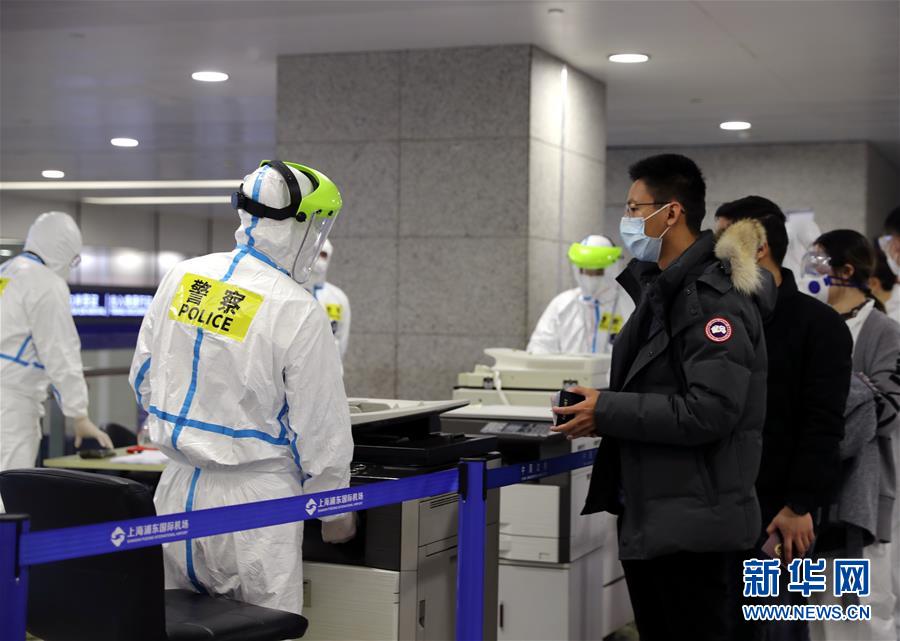 (聚焦疫情防控·圖文互動)(3)用青春筑牢防疫“長城”——上海青年突擊隊嚴守浦東國際機場第一線